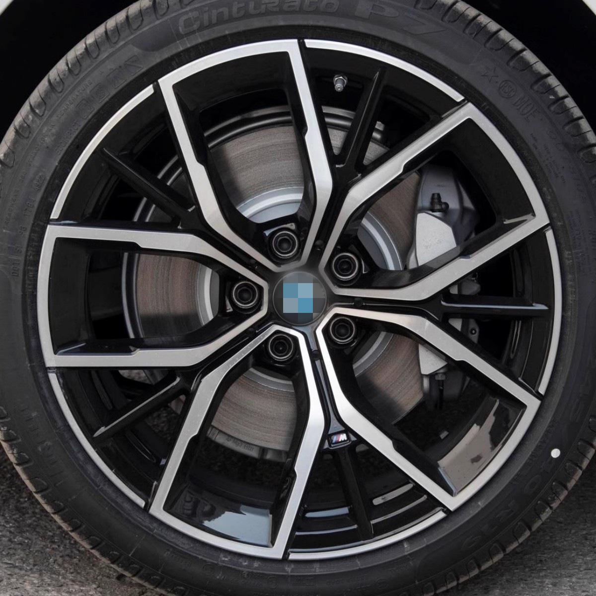 Совместимо с дисками BMW 5 серии 525li, 535, 520, 530 и 528; доступен с 17-, 18- и 19-дюймовыми легкосплавными дисками и шинами.