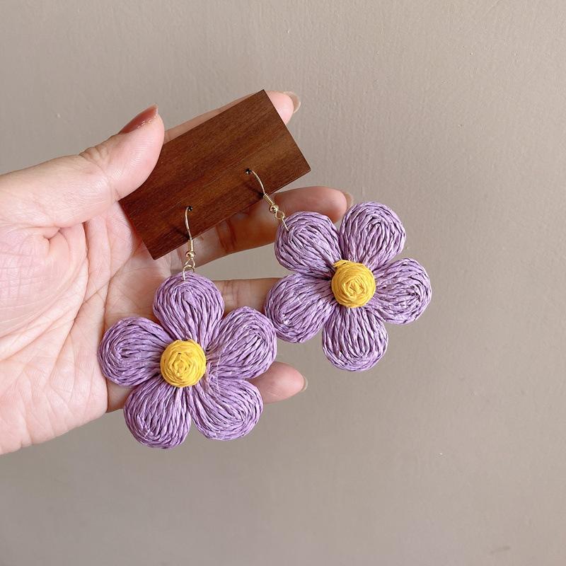 Handmade Woven Raffia Straw Sun Flower Drop Earrings for Women Rattan Floral Hanging Colorful Earrings Summer Beach Jewelry