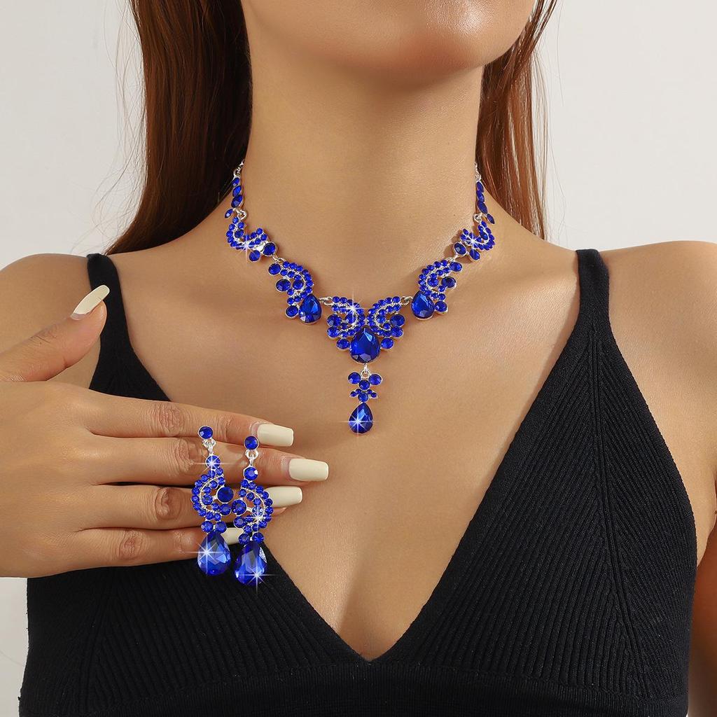 European & American Women's Rhinestone Alloy Necklace Set for Weddings & Banquets