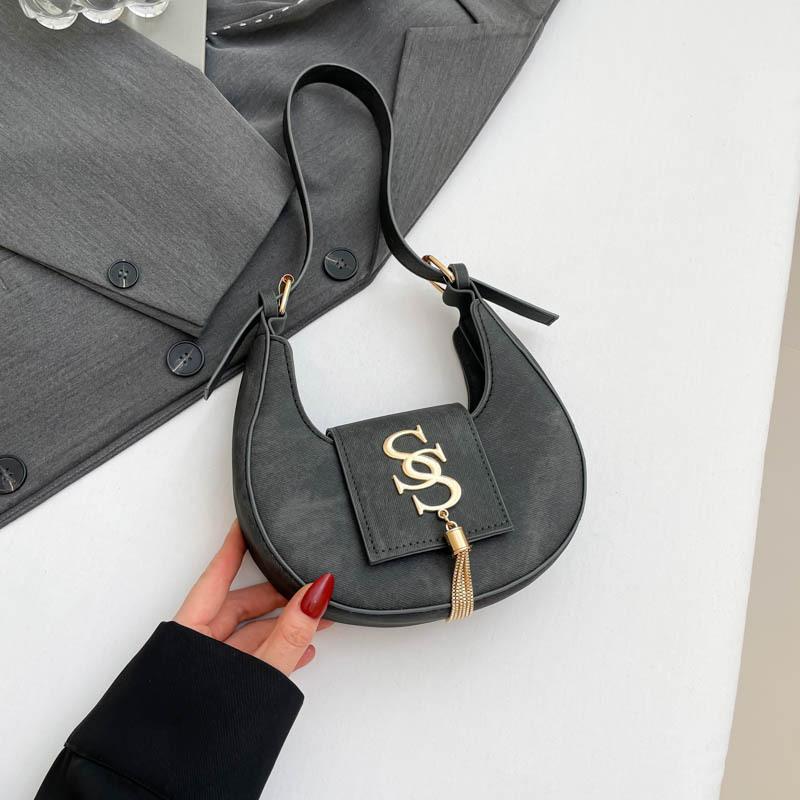 Popular Hardware Letters 2025 Spring Simple New Beautiful Personality Trend Fashion Hand Carry Armpit Crescent Women's Bag