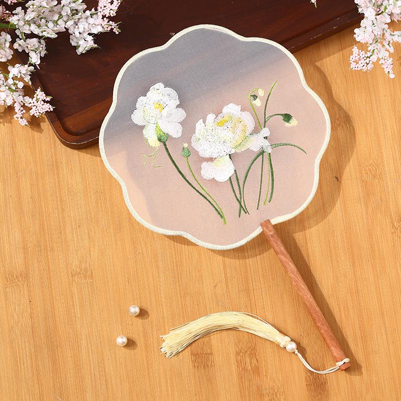 Double-Sided Suzhou Embroidery Round Fan: Ancient Chinese Style for Hanfu and Cheongsam, Perfect for Children's Dance.