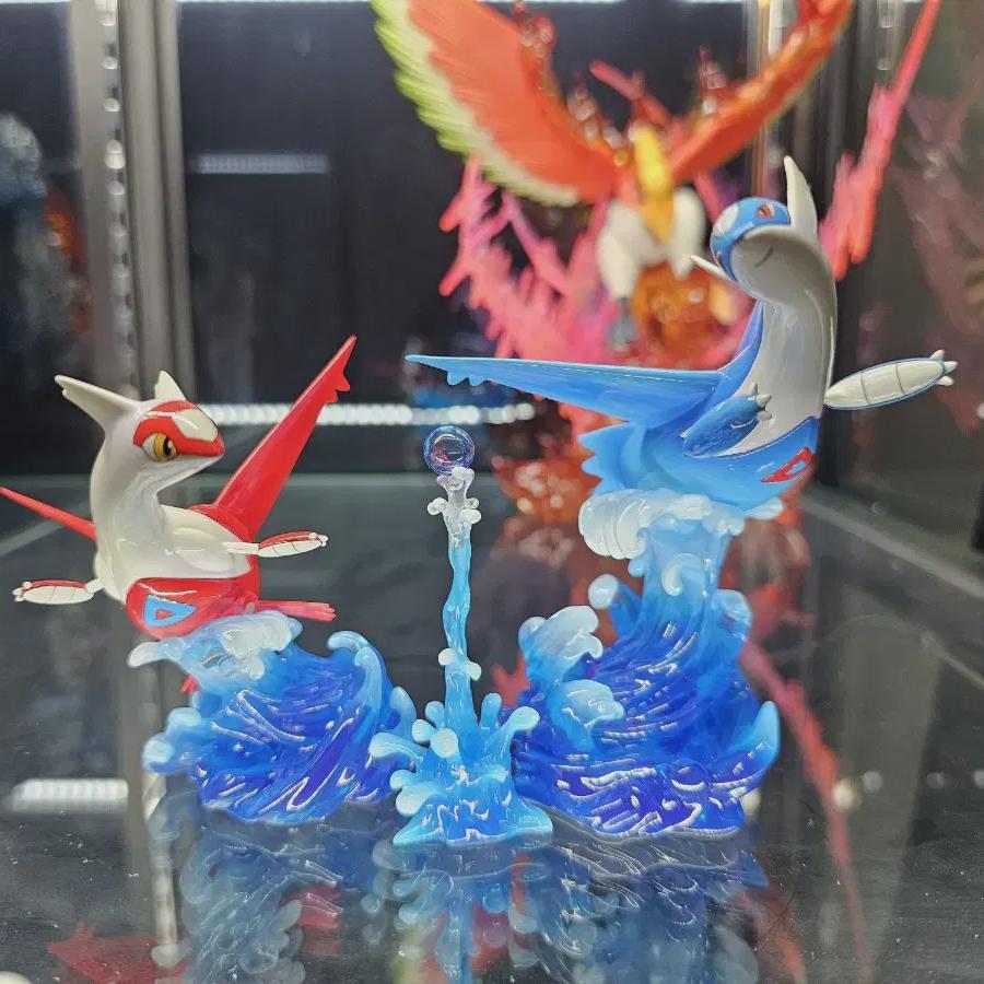 

T1 Latias продает фигурки покемонов Latios из смолы