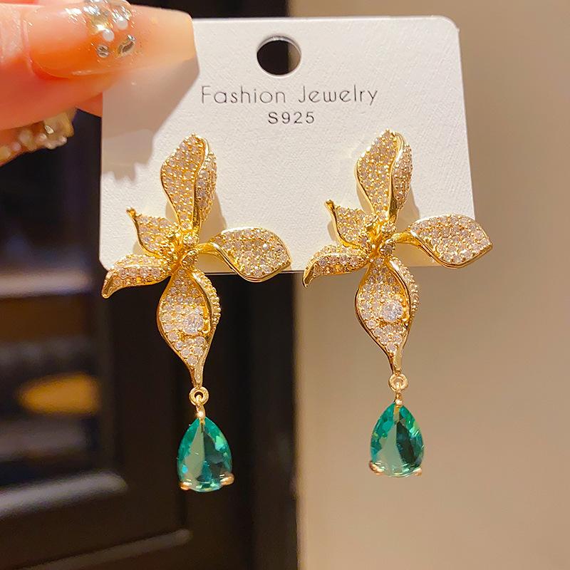 Silver Needle Diamond Tassel Drop Earrings: Elegant, Fashionable, Statement Design