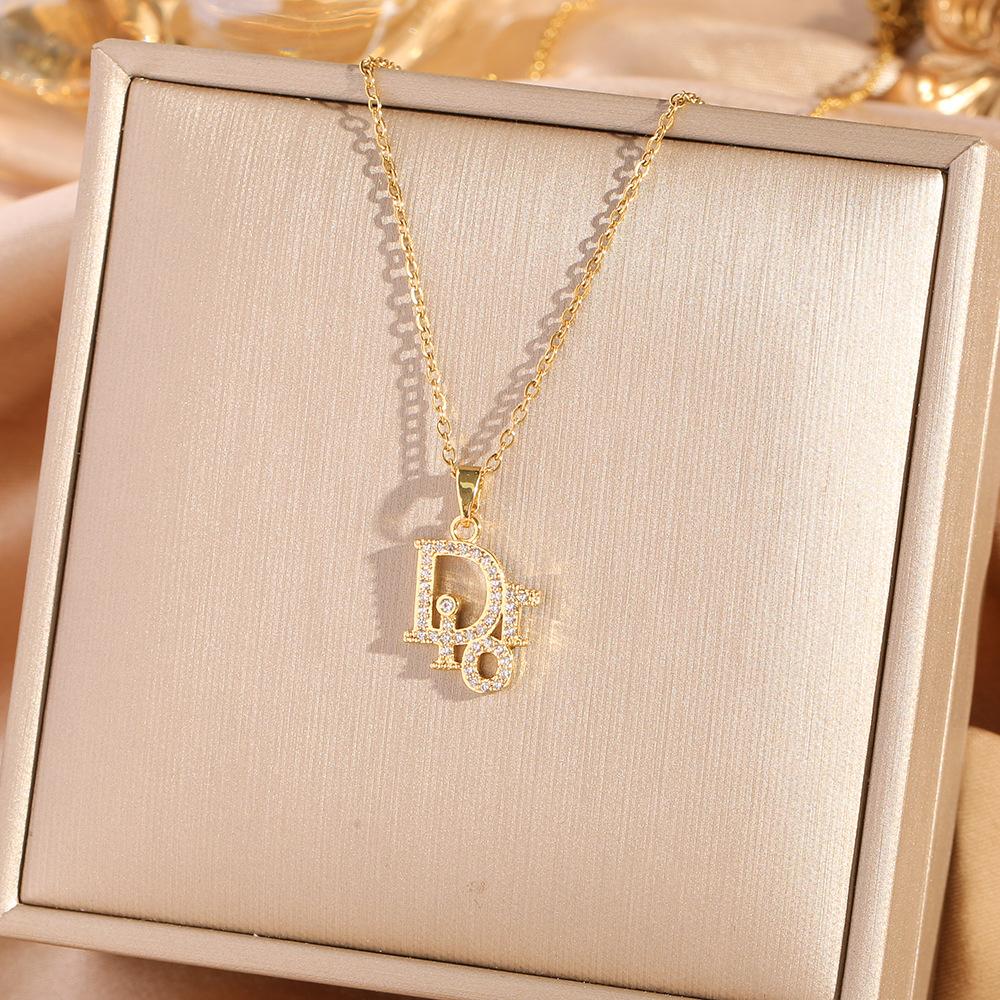 Four Leaf Clover Pendant Necklace For Women Fashionable Zircon Crystal Adjustable Chain Delicate And Versatile Jewelry
