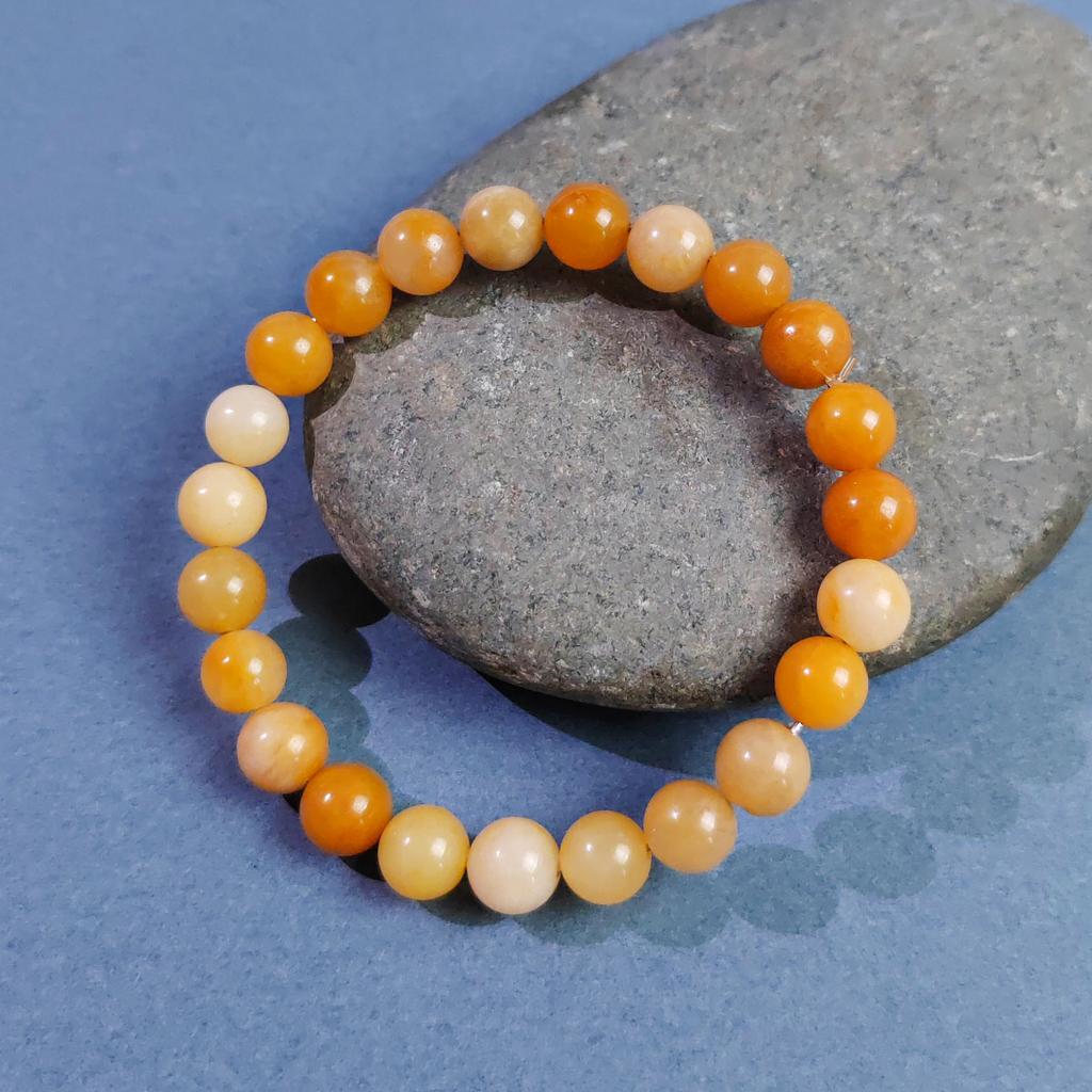 This 8mm topaz natural stone hand-woven bracelet is suitable for both men and women, making it a perfect gift for friends and family or for parties.