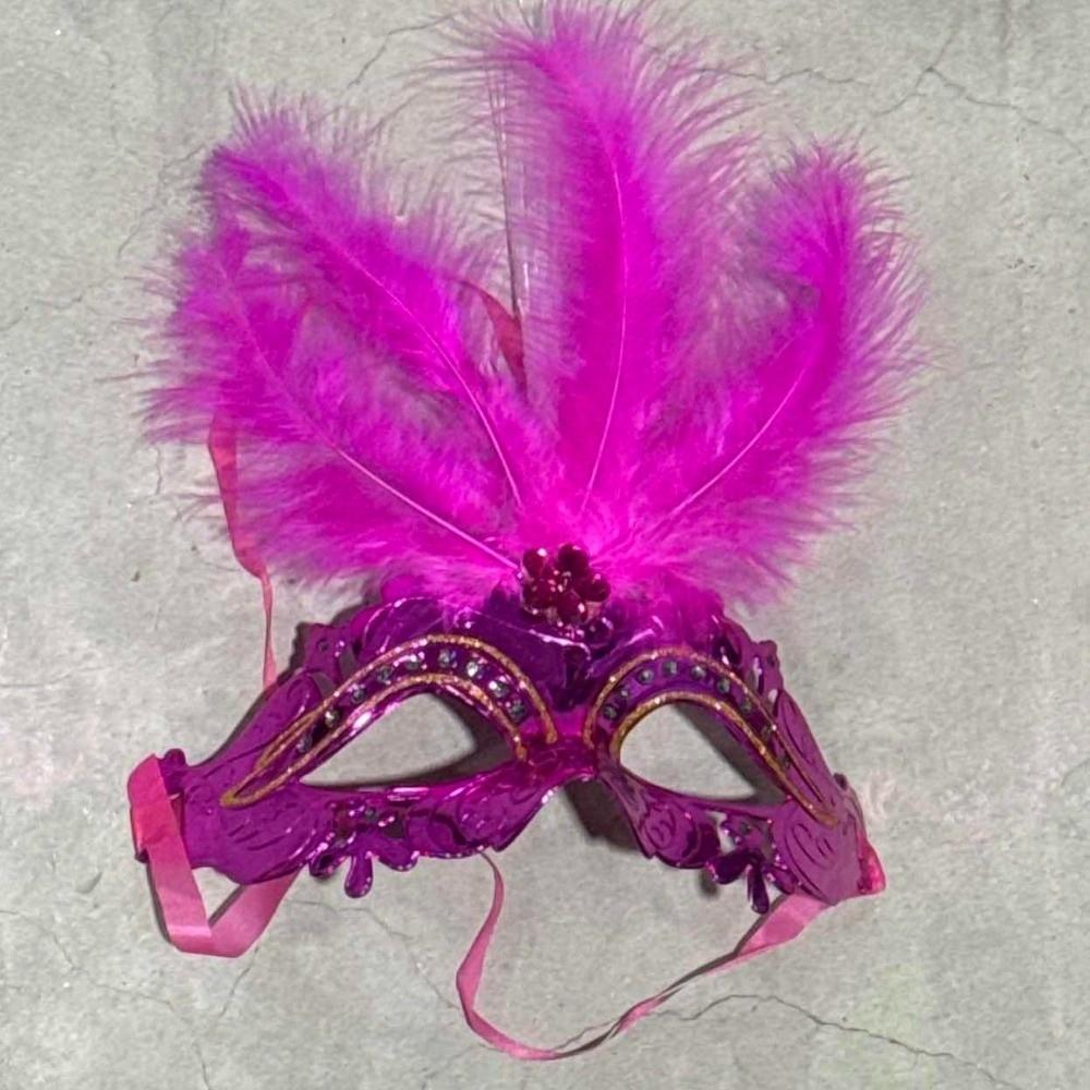 Hollow Out LED Glowing Mask Party Supplies Venice Masquerade Masks Feather Butterfly Mask Party