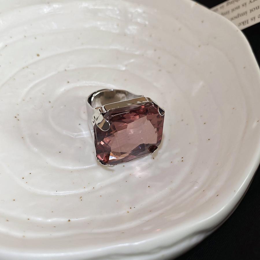 European & American Court Style Rhinestone Geometric Square Ring: High-End, Fashionable, Exaggerated Jewelry