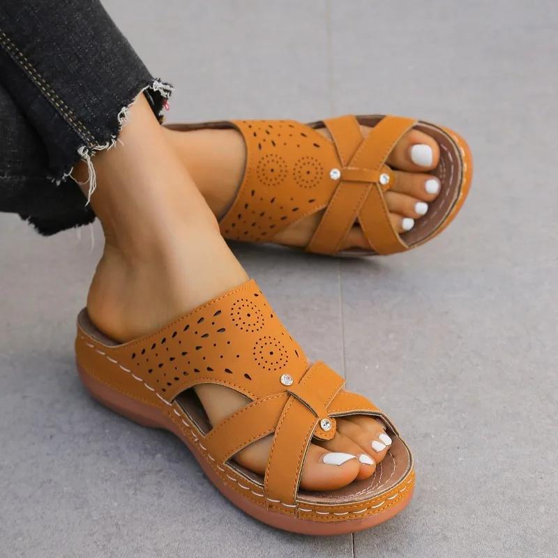 Fashion Women's Outside Slippers 2025 Summer New Casual Open Toed Soft Slippers Plus Size 43 Platform Shoes Zapatos De Mujer Flip Flops