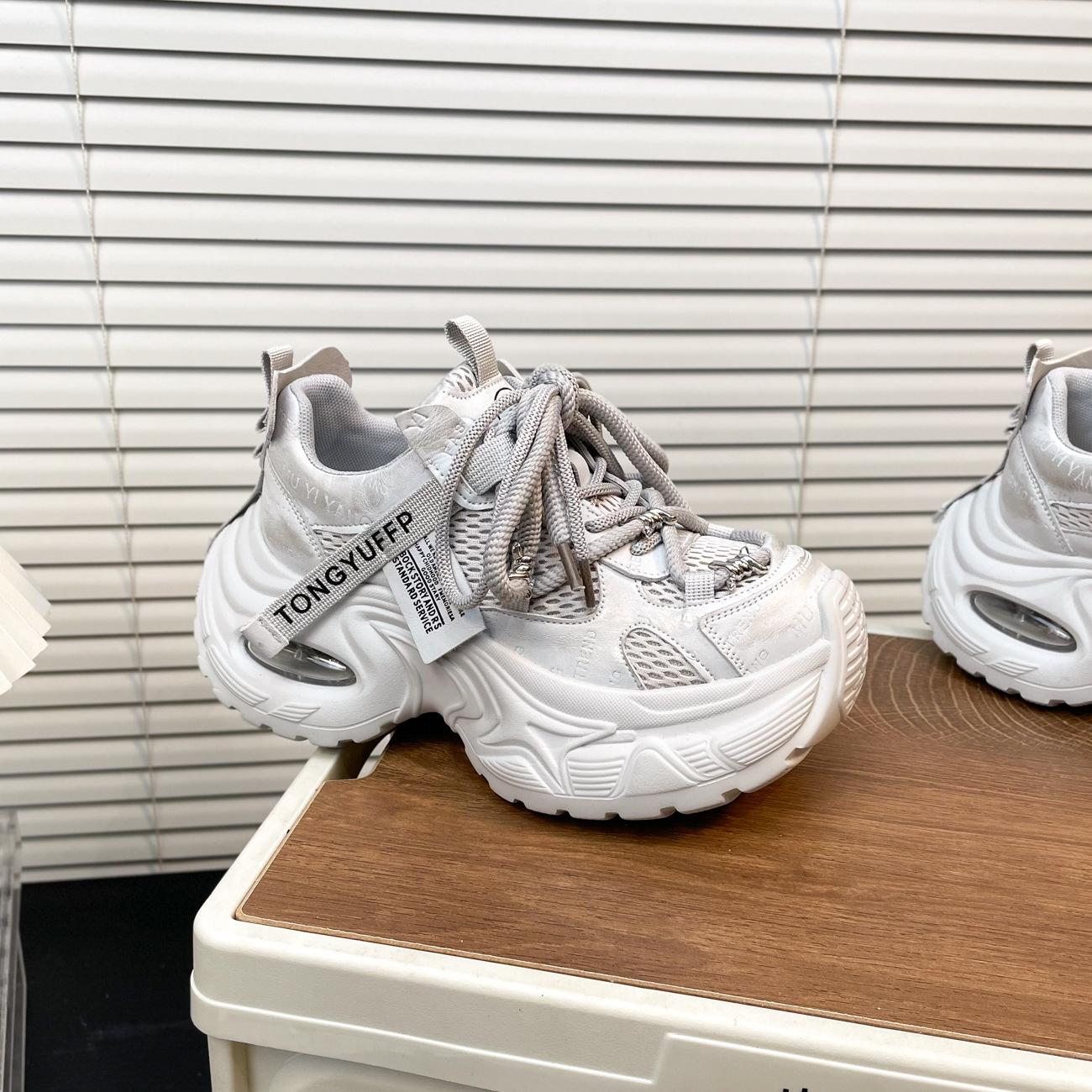 

Korean version of thick-soled heightening dad shoes for women 2025 spring and summer new mesh breathable small casual versatile sports shoes 40