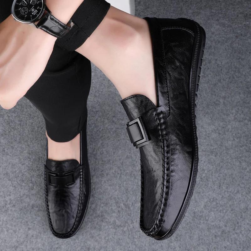 Fashion High-quality Punching Loafers Leather Mens Shoes Dress Shoes Slip-on Formal Shoes Male Wedding Flats Casual Business Footwear