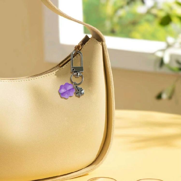 Trendy Clovers Pendant Green Resin Keychain For Phone Bag Luck Symbol Accessory Trendy Clovers Pendant Decors