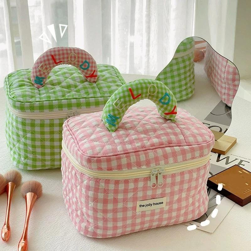 Bolsa de maquillaje Tote Organizador de almacenamiento Bolsa de maquillaje acolchada floral Estuche cosmético con estampado de flores Bolsa de cosméticos grande de viaje