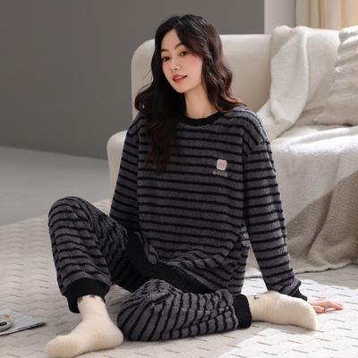 Half Fleece Pajamas Women'S Winter Thickened Fleece Warm Autumn And Winter Coral Fleece Soft Can Be Worn Outside Loungewear