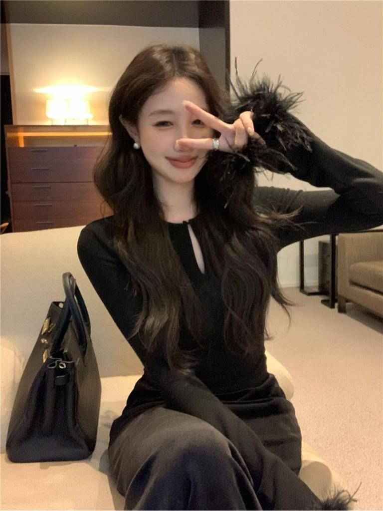 Women's Korean Style White Fluffy Long Sleeve Base Layer Top for Autumn/Winter - Slim Fit, Stylish, and Suitable as Outerwear