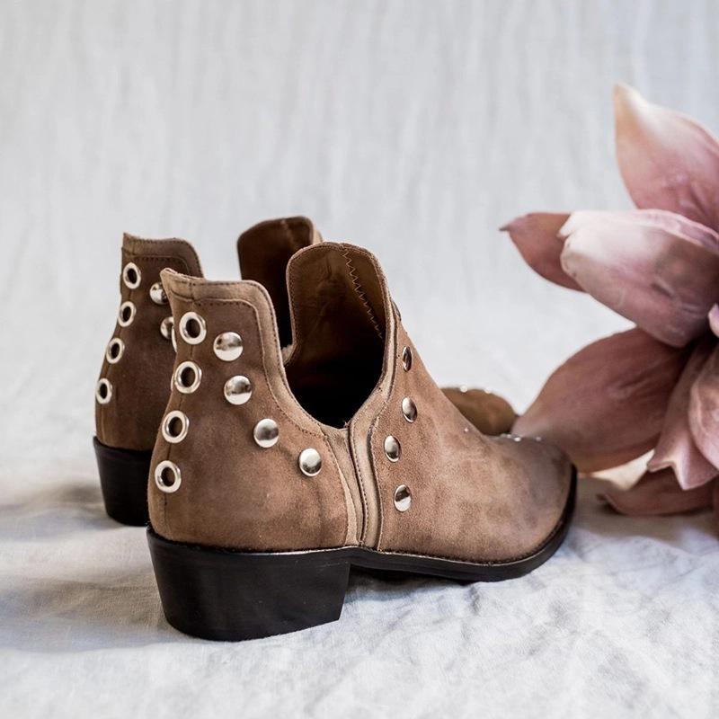 Fashion Designer Women's Ankle Boots Autumn High Quality Pointed Head Rivets Personality Outfit Boots Trend Women Sneakers 2025 New