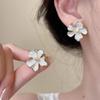 Sweet Flower Stud Earrings for Women Vintage Metal Ear Stud Girls Fashion White Enamel Earring Party Wedding Jewelry