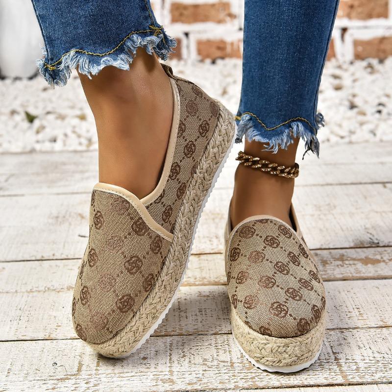 Fashion 2025 New Fashion Women's Flat Shoes New Fashionable Splicing Women's Beach Shoes Anti Slip Mommy Shoes Plus Size 35-43