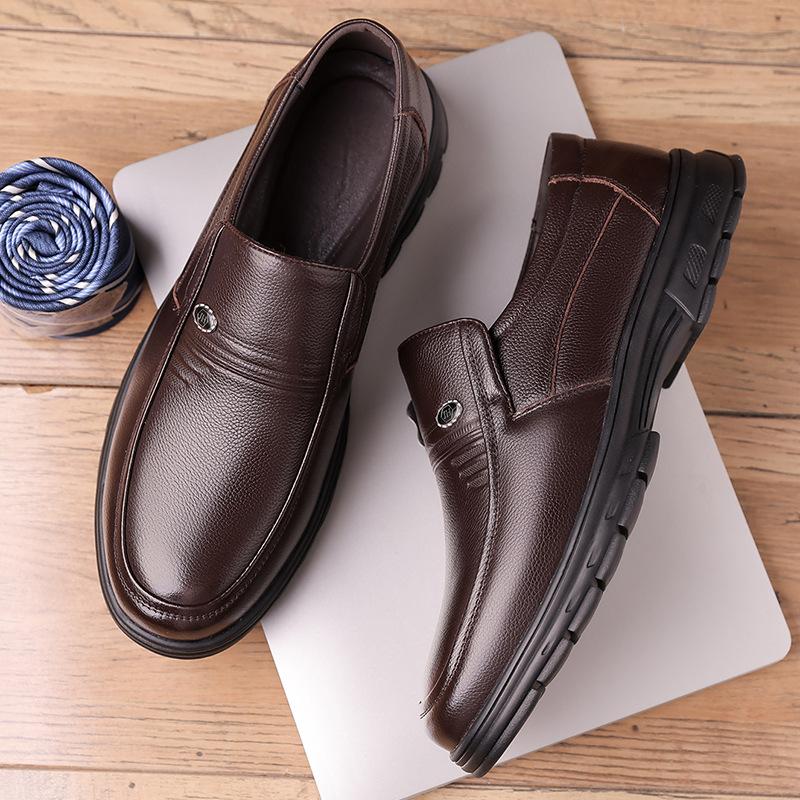 

Middle-aged men s leather shoes men s leather breathable autumn new thick-soled casual shoes non-slip soft-soled one-pedal men s shoes 38 темно-коричневого