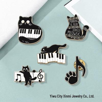 Gold-Plated Cute Black Cat Piano Music Note Brooch Pin for Clothes, Bags, and Coats