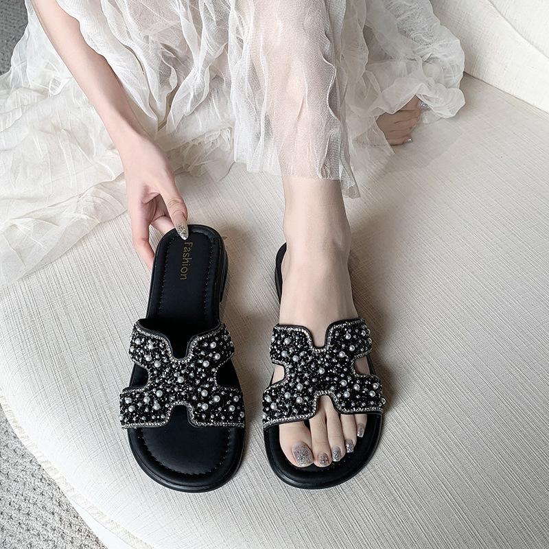 2025 summer new lightweight temperament versatile Internet celebrity fashion rhinestone casual comfort light luxury fairy style slippers