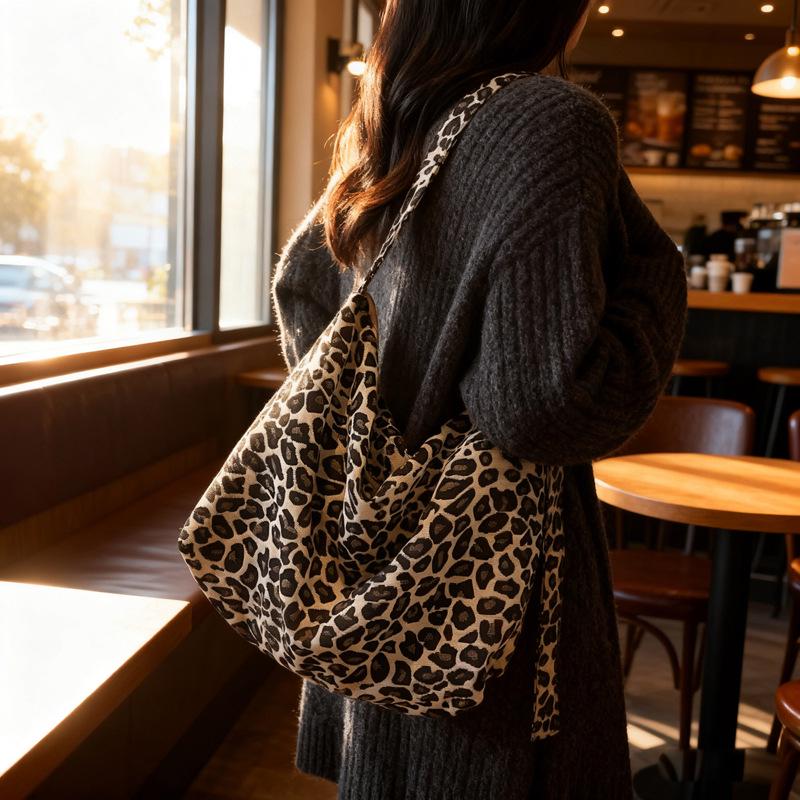 

Канвасна сумка-кросбоді з леопардовим принтом у корейському стилі - Жіноча плечова сумка великої місткості 2025 One Size леопард друку кольору