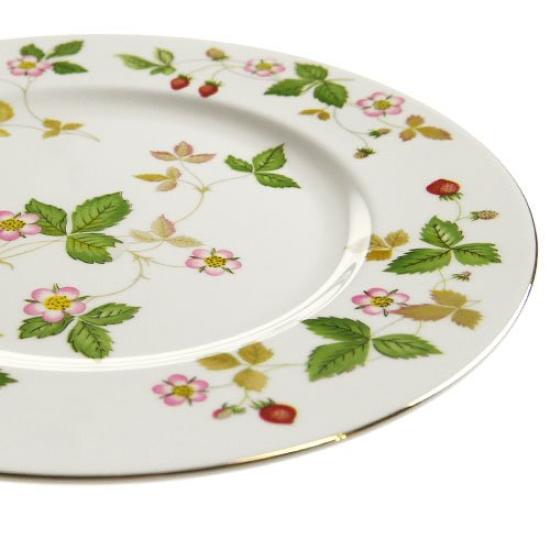 Wedgwood Wild Strawberry Plate 27cm