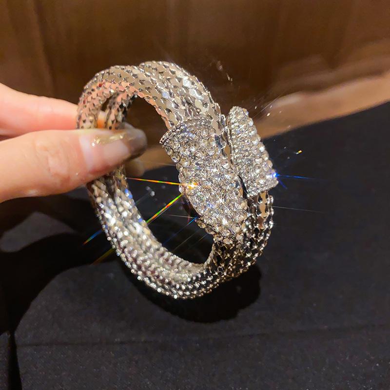 Bracciale Rigido Aperto Ispirato al Serpente con Diamanti di Lusso Americano Europeo per Donna