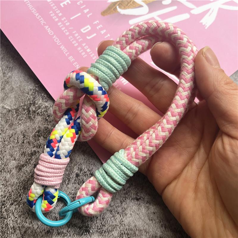 

Брелки Контрастные цветные брелки для ключей Аксессуары для роскошных сумок-брелков для автомобилей Подвески для сумок Изысканный подарок для парня Брелки для ключей розовый