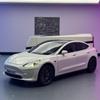 1/24 Scale Tesla Model3 Towing RV Alloy Model, Open Door Car Ornaments for Children's Sound and Light Toys To Give Gifts To Boys