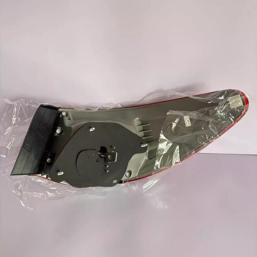 Compatible with Toyota Reiz 2014-2017: Taillights, Brake Lights, Reverse Lights, Rear Headlights, and Taillight Covers.