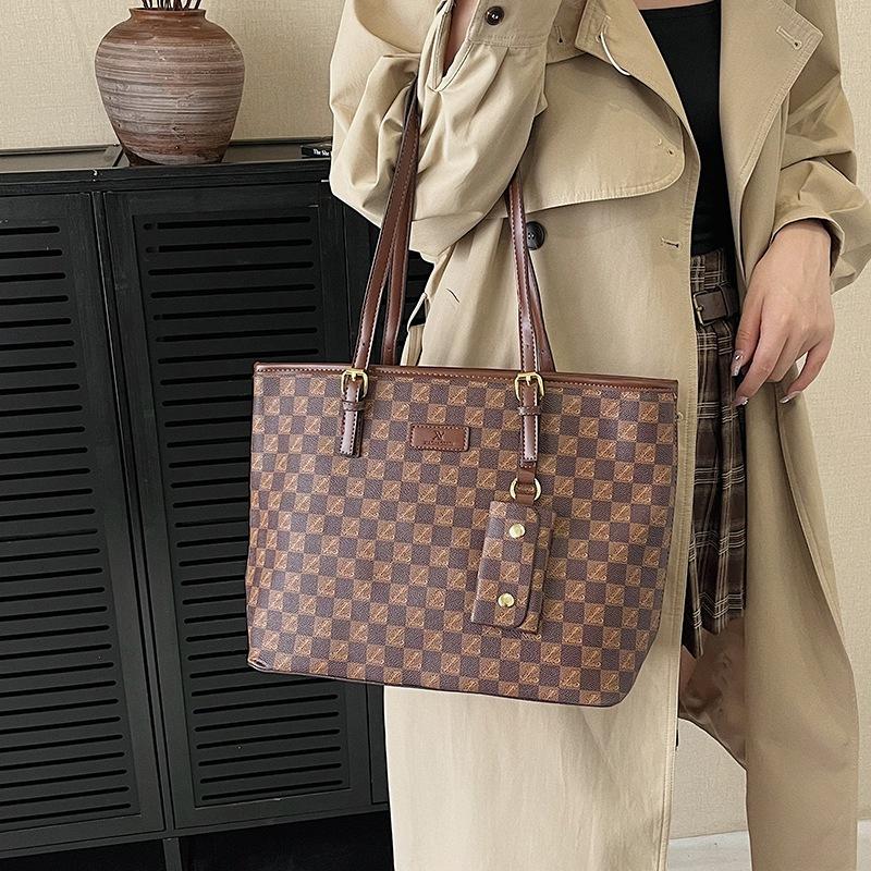 Commuter Bag Going Out Large-capacity Shoulder Bag Women's 2026 New Model, Light Luxury High-end Tote Bag Underarm Bag