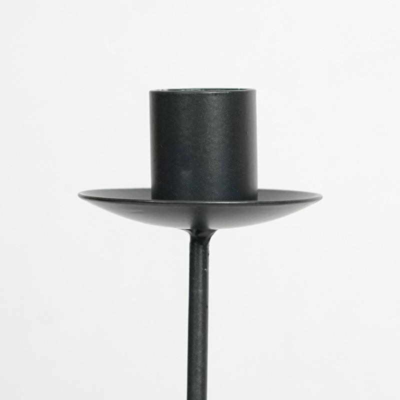 European Simple Metal Black Curved Candle Holder Creative Retro Wrought Iron Room Home Decoration Desktop Candle Stick Stand