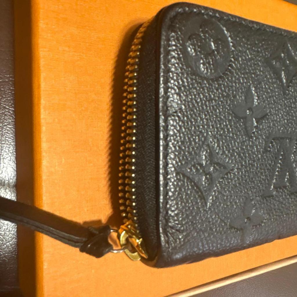 Used LOUIS VUITTON Zippy Wallet price reduced