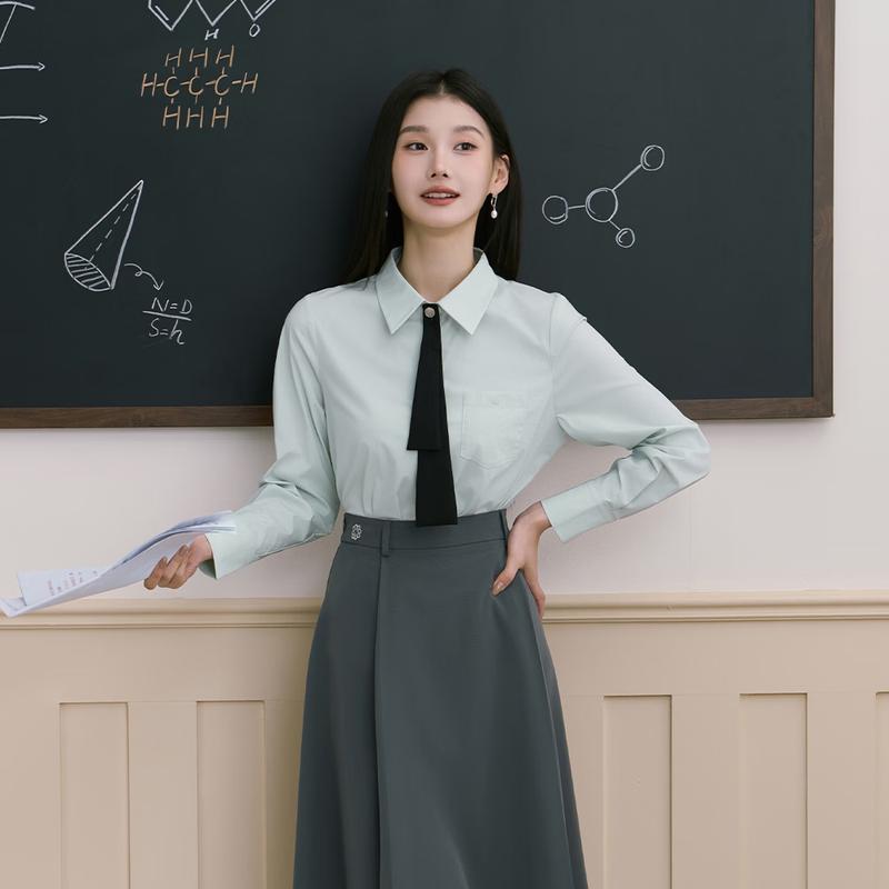 Women s Elegant Tie-Neck Commuter Blouse M