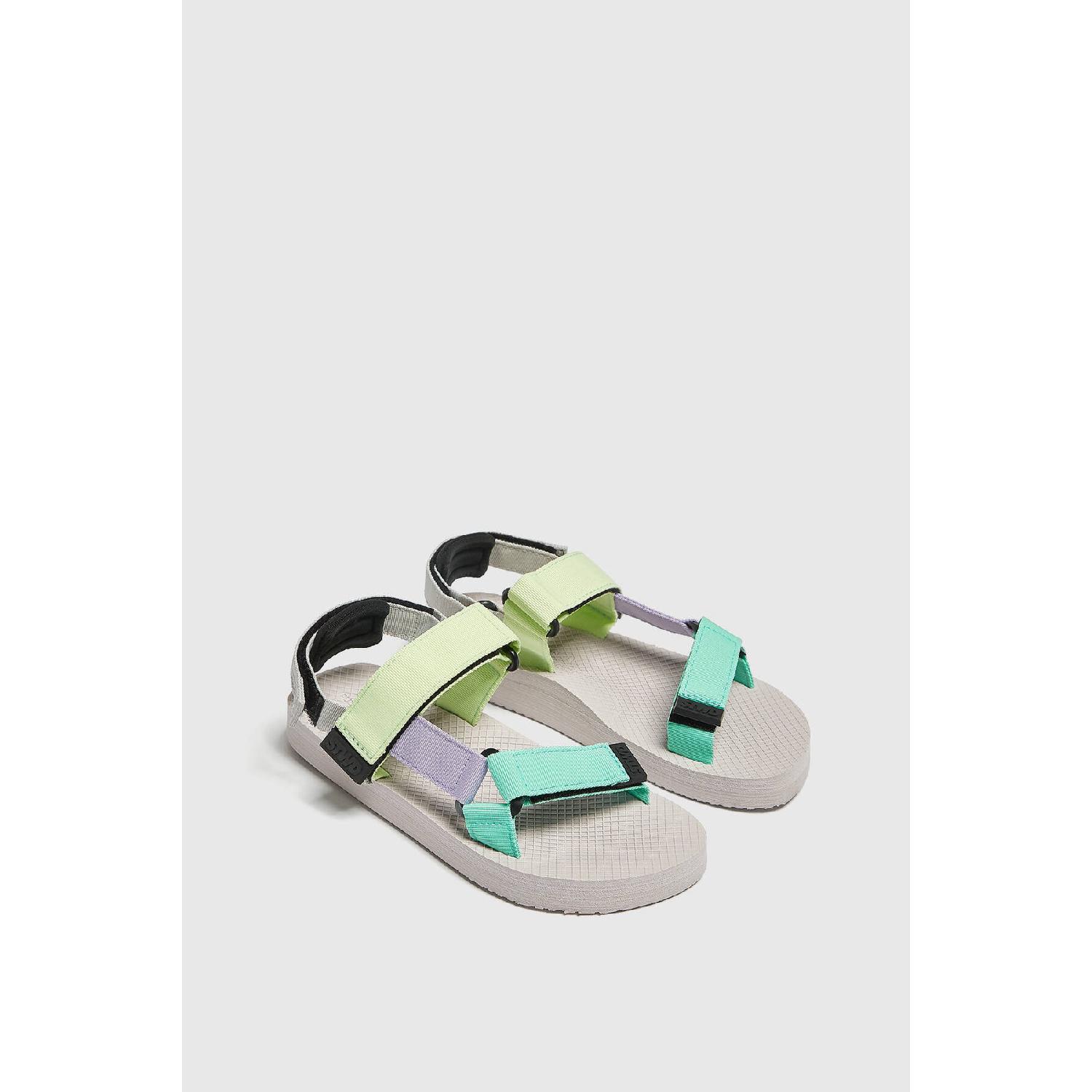 

плоские спортивные сандалии 36