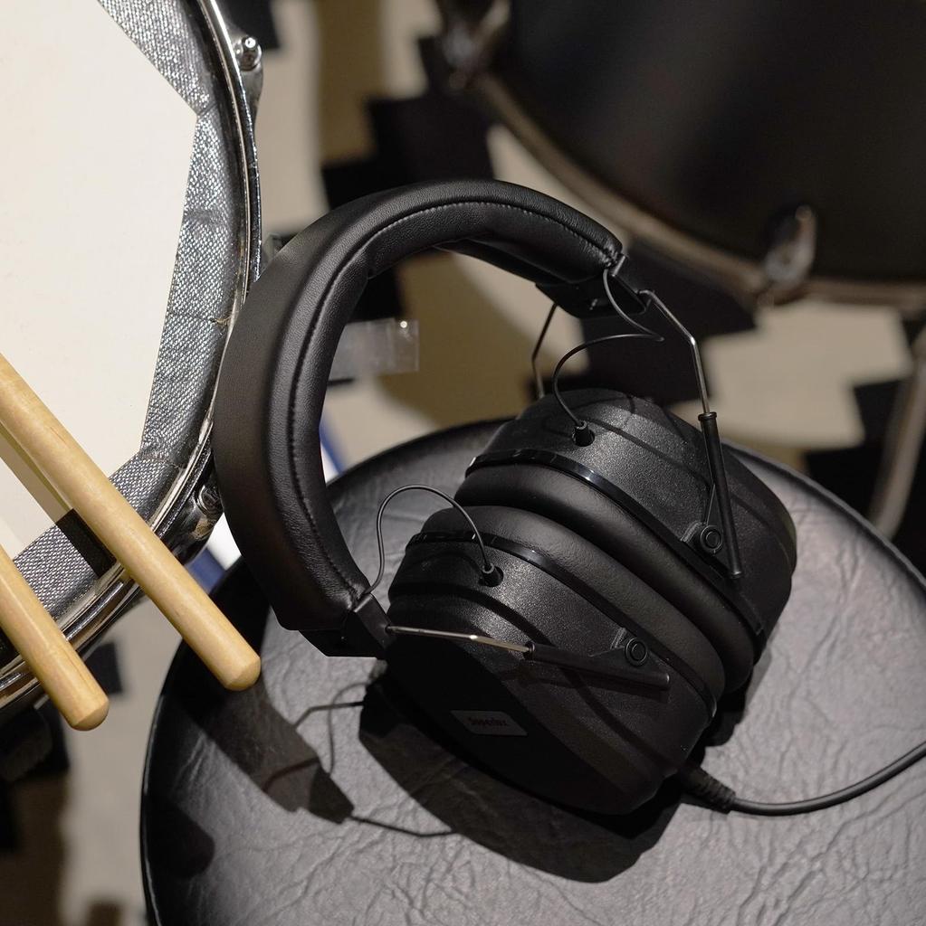 Superlux Professionelle Schlagzeuger-Isolationskopfhörer HD667
