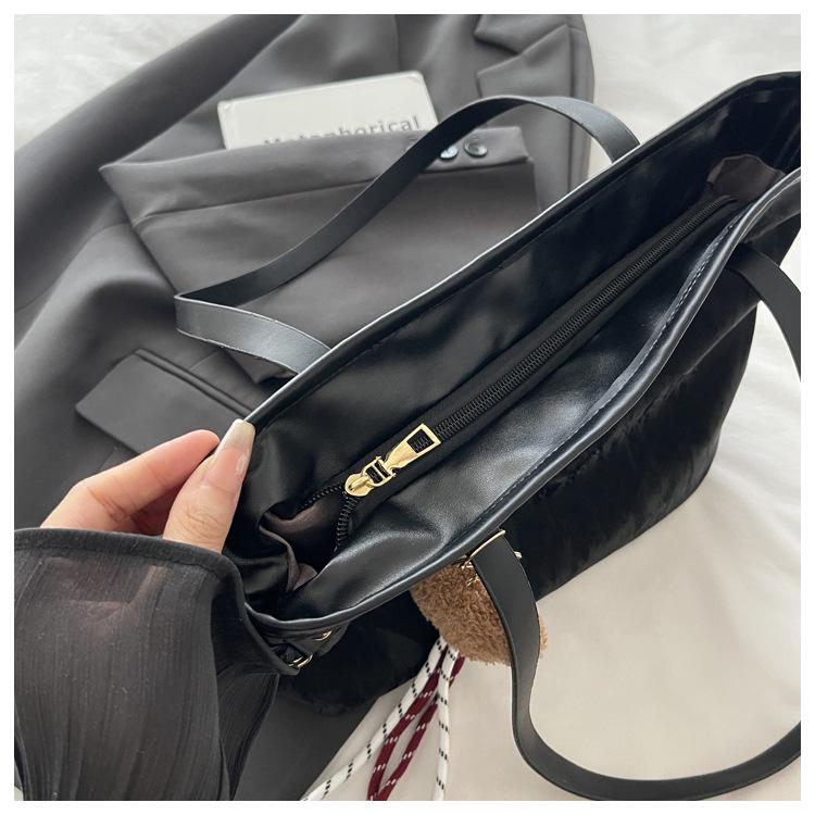 Versatile High-Capacity Crossbody Tote with Trendy Textured Finish