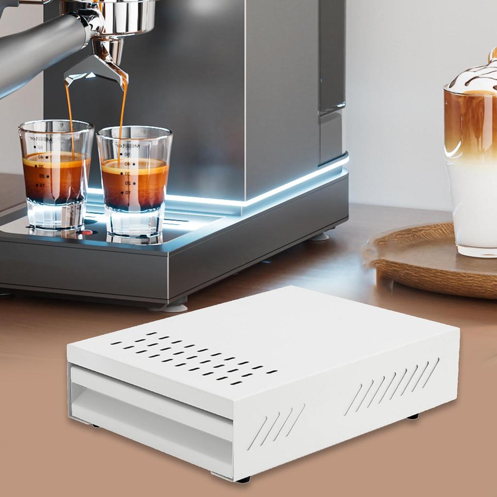 Zásuvka na odklepávání espressa Nádoba na kávovou sedlinu Větrací otvory Moderní příslušenství