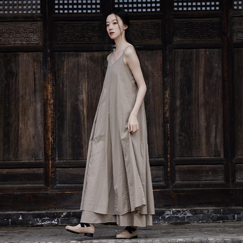 

2025 Summer Dark Style Silent Recitation Willow Leaf Camisole Dress with Large Hem and Spray Dye One Size