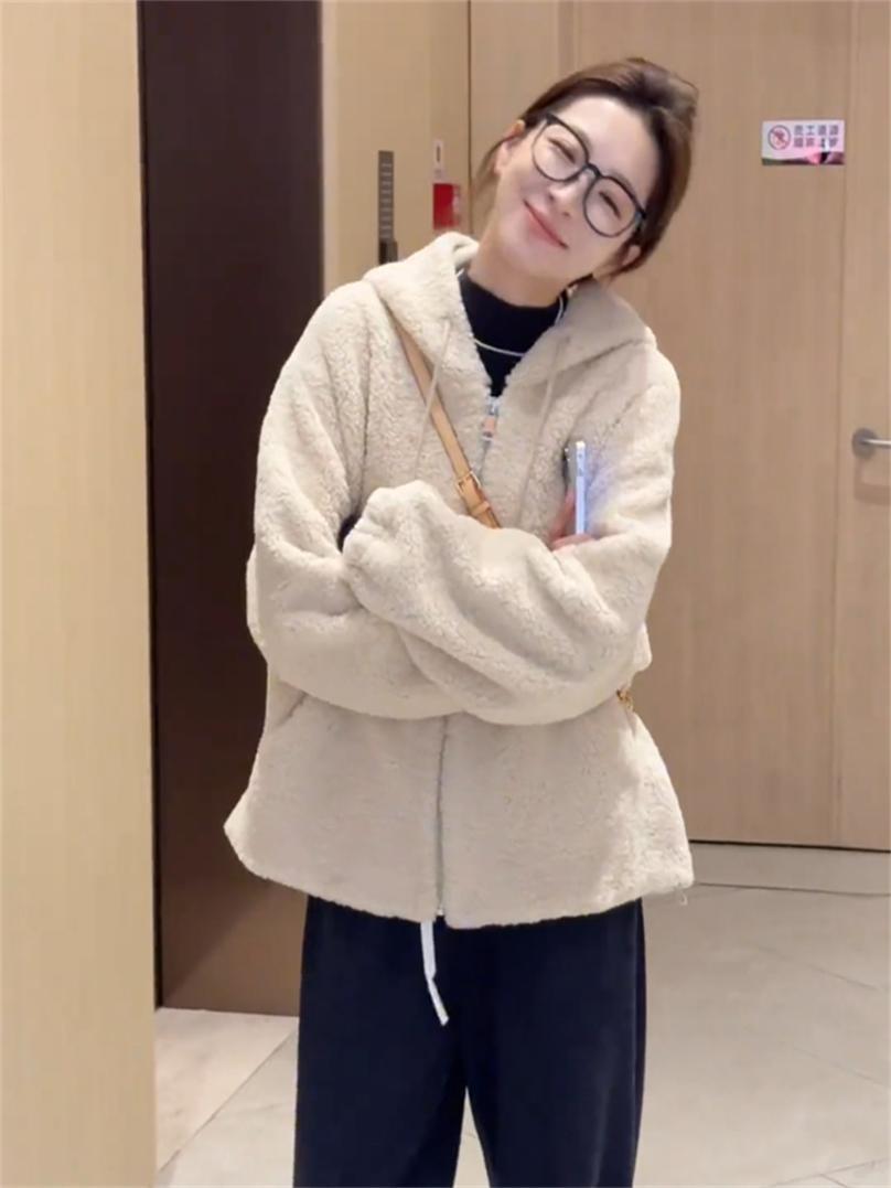 

Hooded Lazy Wind Lamb Wool Jacket Women s 2025 Winter New Fashion Small Age Reduction Thickened Warm Jacket XL