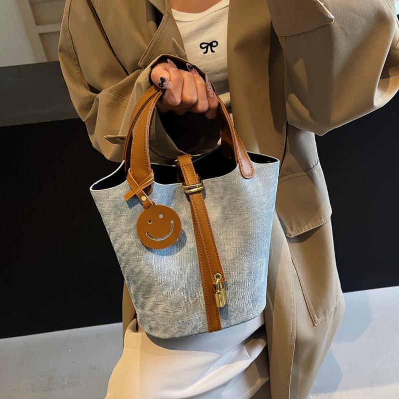 

Premium hand bag women s 2024 new trendy fashion shoulder bag commuter messenger bucket bag синій