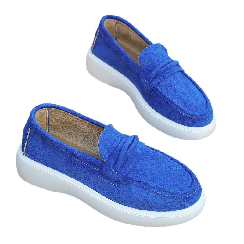 A New Style of Casual, Thick-soled, Flat-heeled, Large-sized Bean Shoes That Can Be Worn with One Foot and Are Versatile