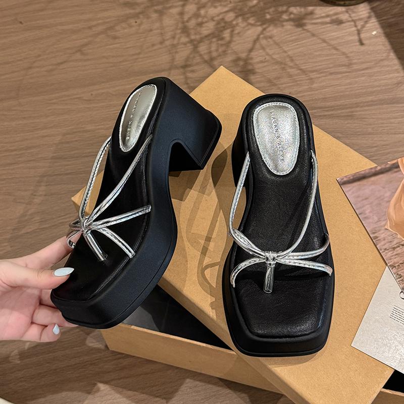 

Летние женские шлепанцы на толстой платформе и толстом каблуке, модные шлепанцы-слайды с узкой перемычкой между пальцами, повседневные женские сандалии-гладиаторы 35 серебряный