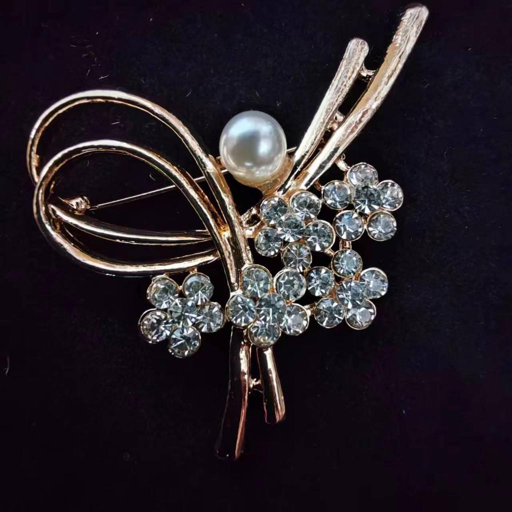 High-End Luxury Flower Pearl Brooch and Corsage Pin – Creative Versatile Accessory