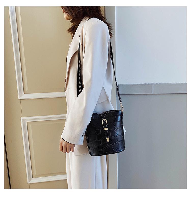 SCIONE Net Red Small Bag Female Version Wild Stone Texture Messenger Bag Atmospheric Fashion Bucket Bag