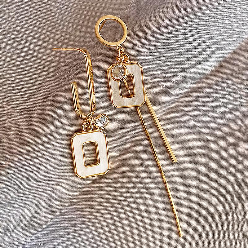 Silver Needle Retro Asymmetrical Tassel Earrings - Women's High-End French Fashion