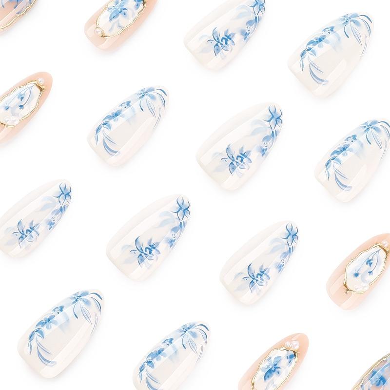 Lefan 3D Gold Tragen Nagelkunst Blau und Weiß Nagelkunst Nagelstück Blaue Blume Falsches Nagelstück Großhandel