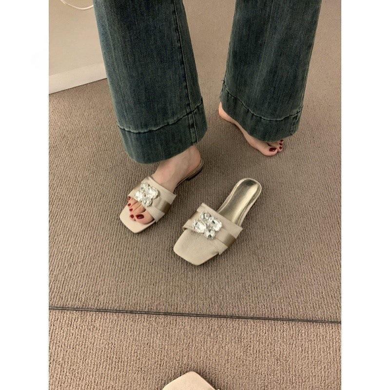 Temperament rhinestone word with open-toed thick-heeled slippers for women's summer wear new beautiful low-heeled sandals