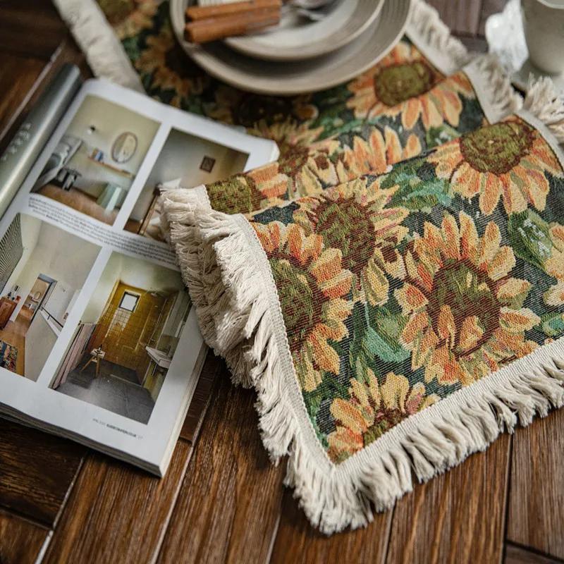 Vintage Table Runner Oil Painting with Tassels Bohemian Sideboard Suitable For Kitchen Holiday Party Birthday Party Table Decor