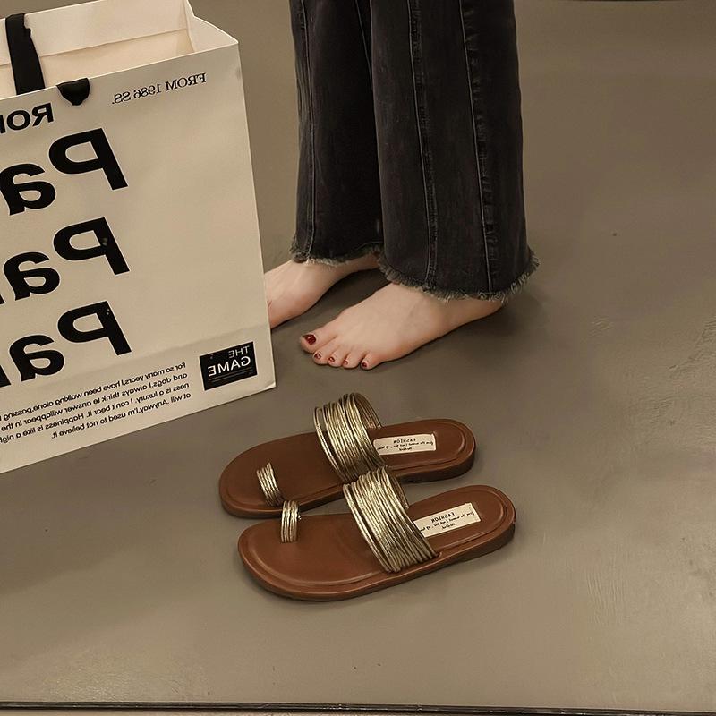 Niche Flat-bottomed Set of Toe Silver Sandals Women's Summer Wear Leather Sandals Seaside Beach Shoes Vacation Slippers